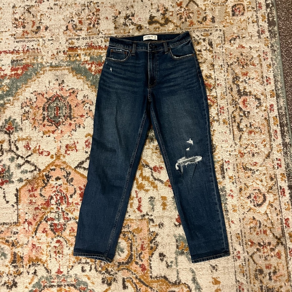 Abercrombie high rise mom Jean